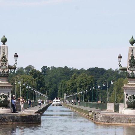 Les Champs Apartment Cernoy-en-Berry Bagian luar foto