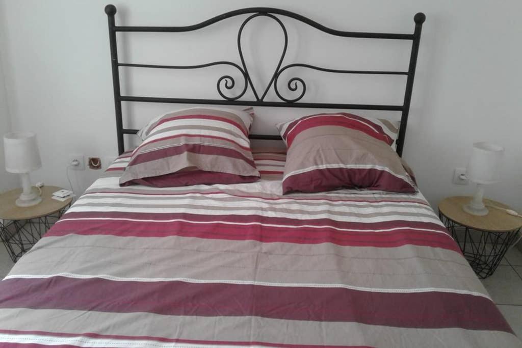 Les Champs Apartment Cernoy-en-Berry Bagian luar foto